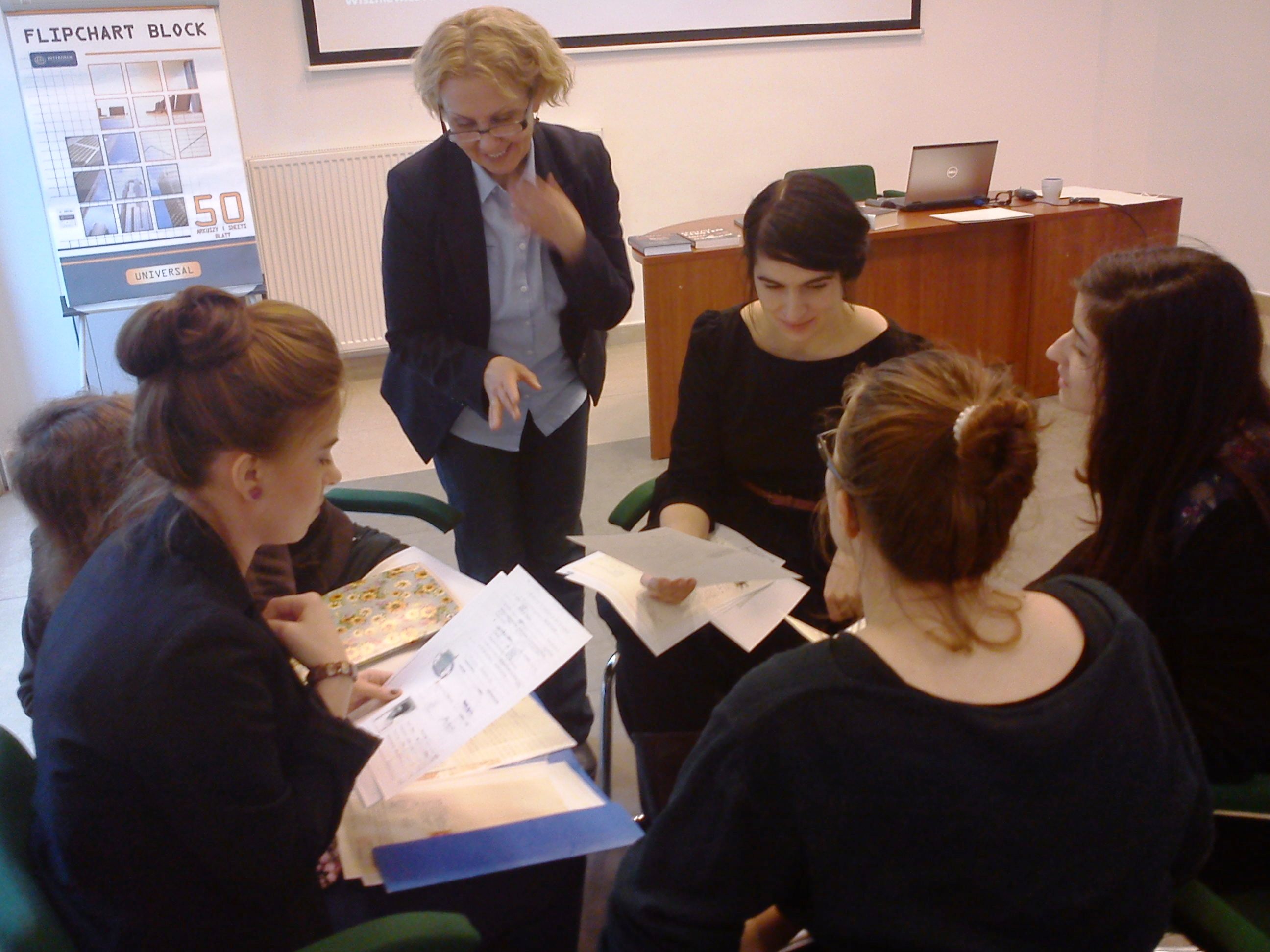 Zajęcia z Wiesławą Młynarczyk - Naczelinkiem Centrum Edukacyjnego IPN Zajęcia z Wiesławą Młynarczyk - Naczelinkiem Centrum Edukacyjnego IPN